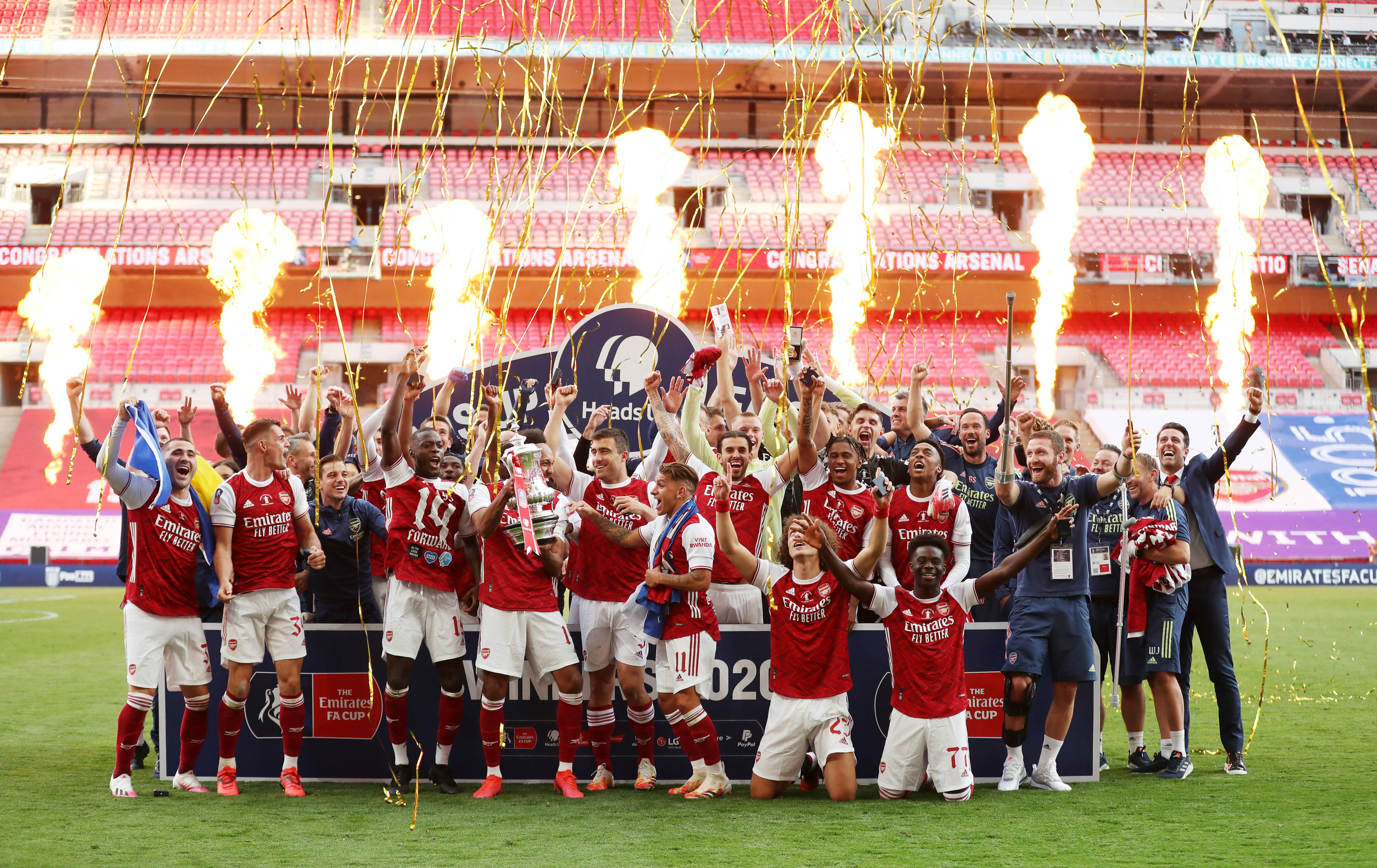 篮球篮网球员连续三场抢断上双