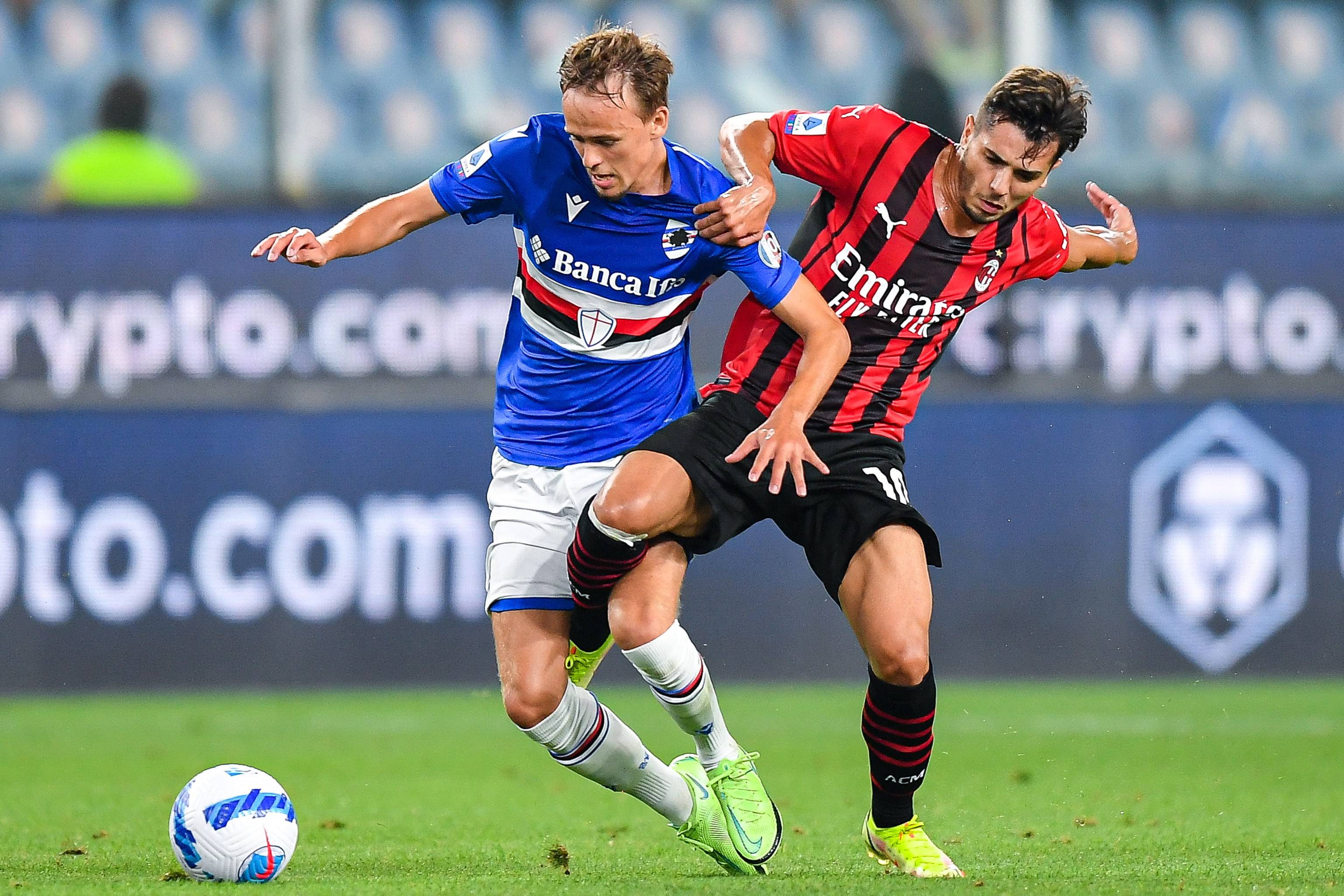 足球英超裁判再陷争议，赛后官方急发声明（英超裁判再惹争议，赛后官方火速回应）